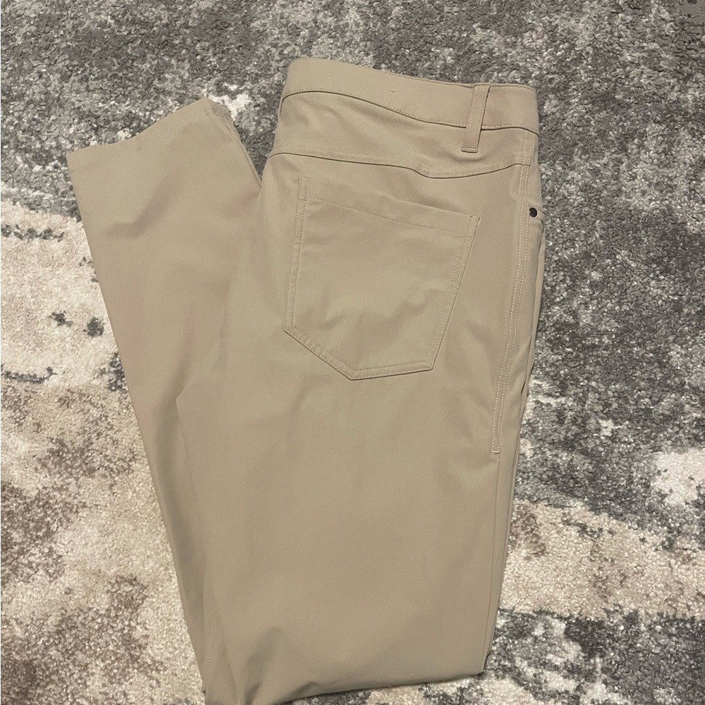 New Lululemon men’s ABC slim-fit pants